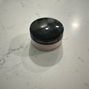 Laura Mercier translucent loose setting powder light catcher celestial light